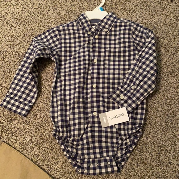 Set of Carter’s bodysuit and two dress pants - Picture 3 of 4